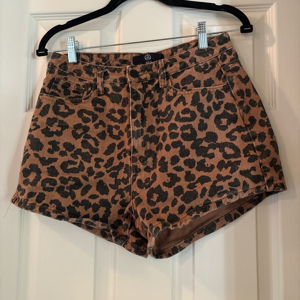 Missguided Leopard Print Women's Shorts